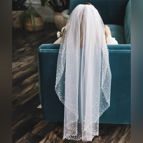 Short Pearl Beaded Wedding Veil main image 4